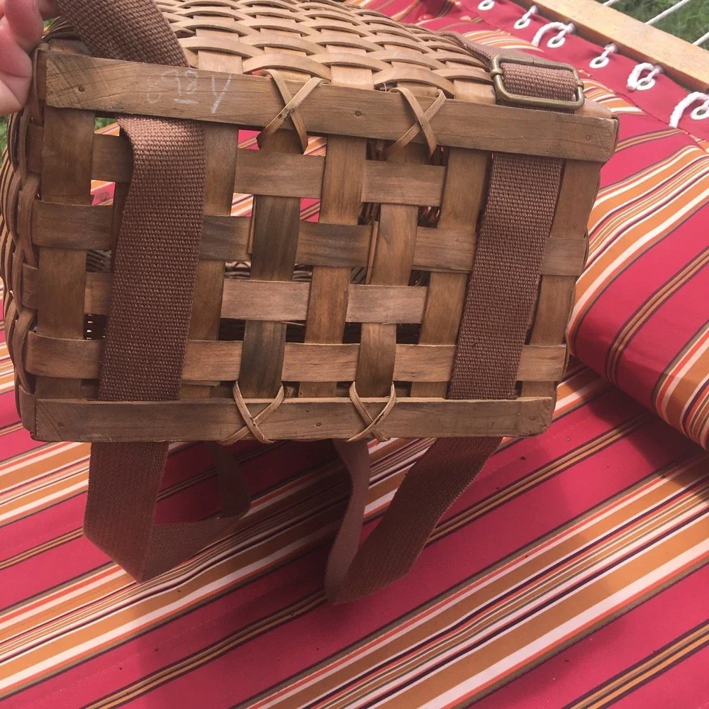 Antique Large Trapper Backpack Basket Splint Adirondack Basket 21
